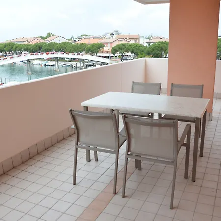 Apart Otel Capitol 4*