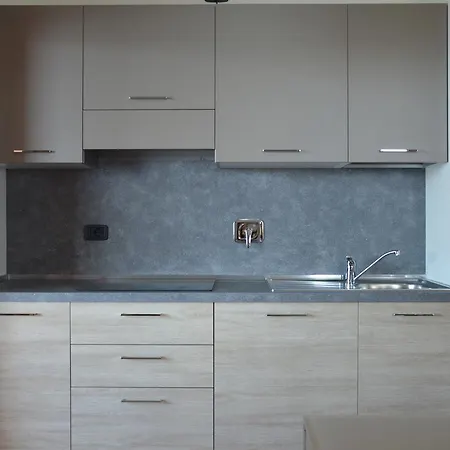 Capitol Apart Otel Grado