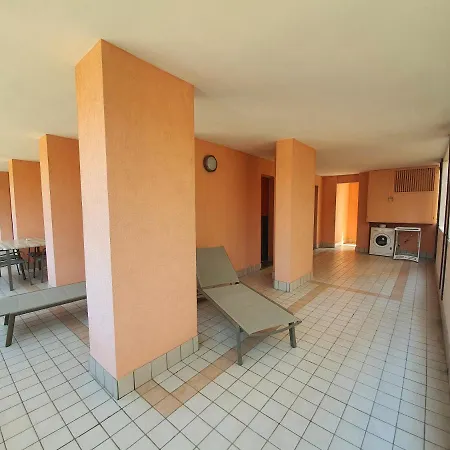 Capitol Aparthotel 2*