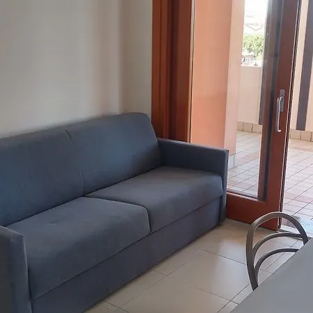 Apartahotel Capitol 4*