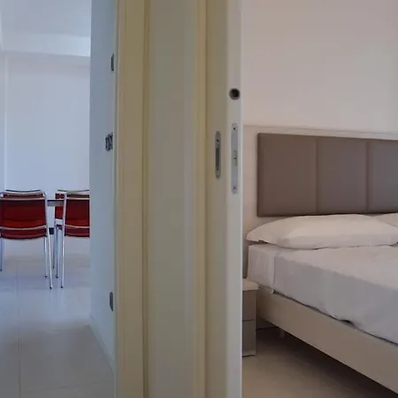 Capitol 4* Grado