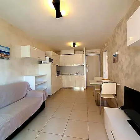 Aparthotel Capitol 4*