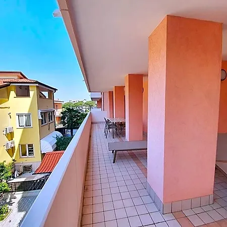 Capitol 4* Grado