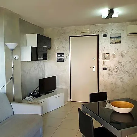 Capitol 4* Grado