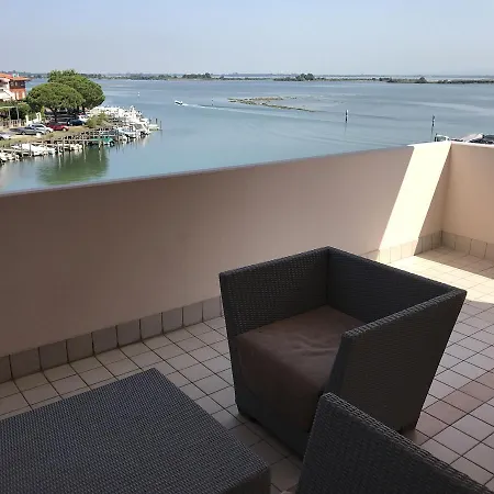 Apartahotel Capitol 4*