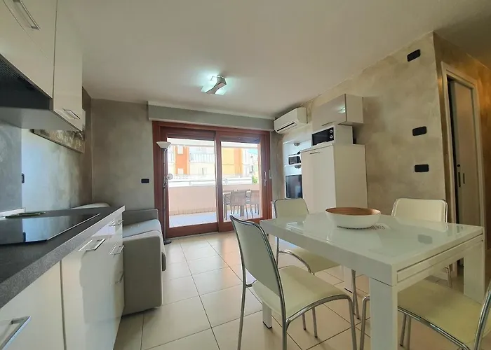 Capitol Aparthotel 4*