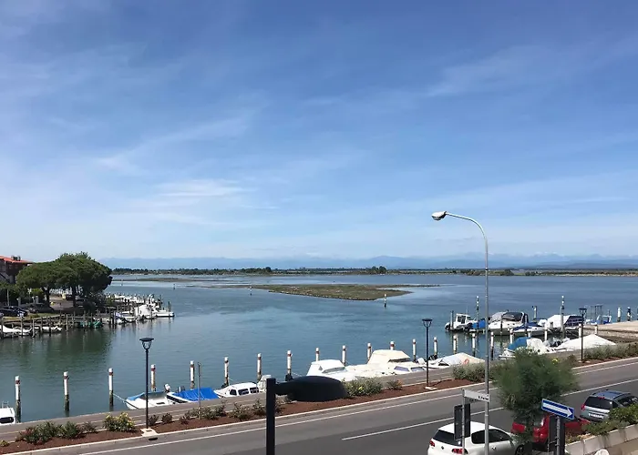 Aparthotel Capitol 4*