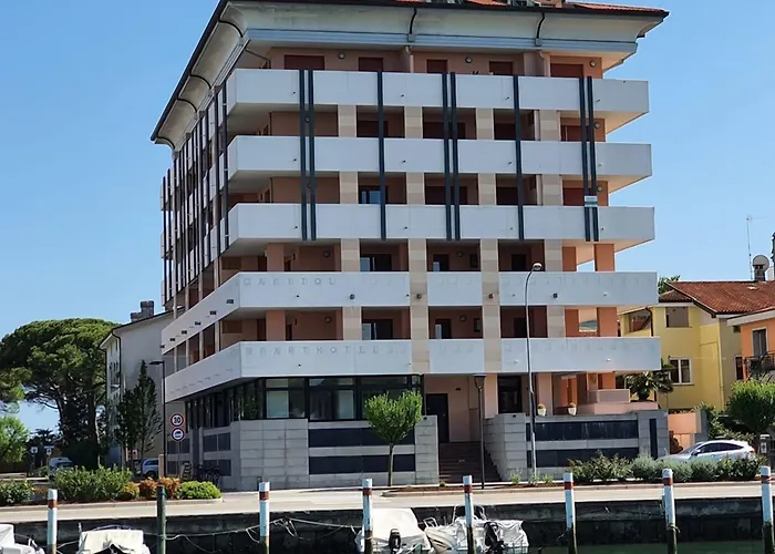 Aparthotel Capitol 4*